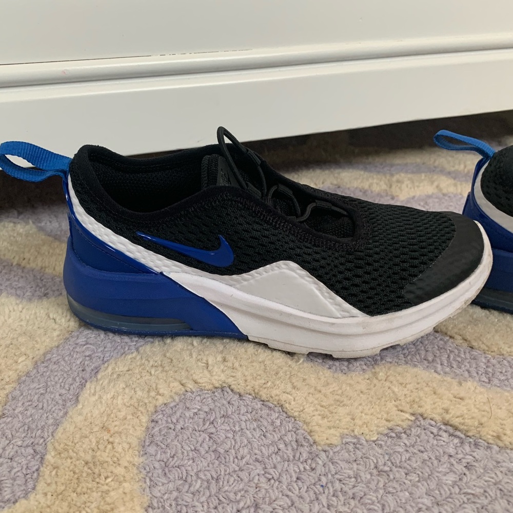 Boys Nike AIR size 12